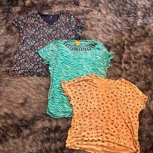3 Ladies size 2X shirts